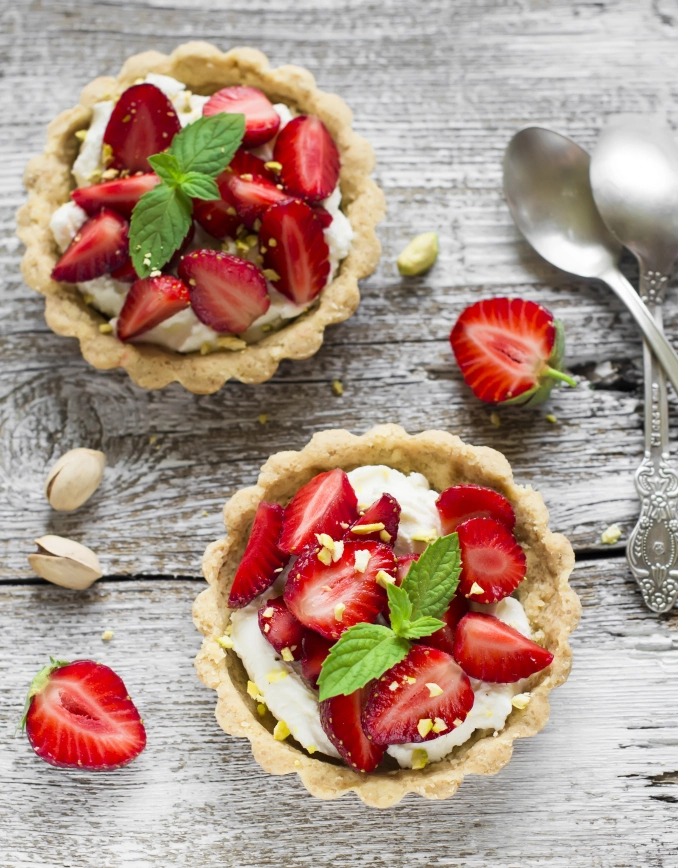 Tartelettes fraises et éclats de pistache